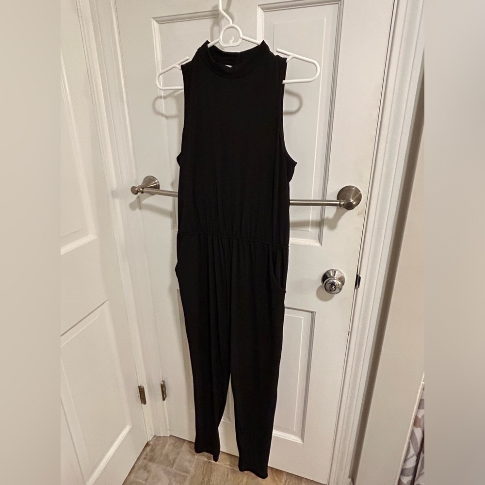 Forever 21 Black Sleeveless Jumpsuit